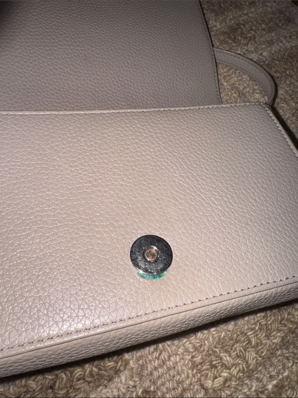 Tory Burch compact pebbled